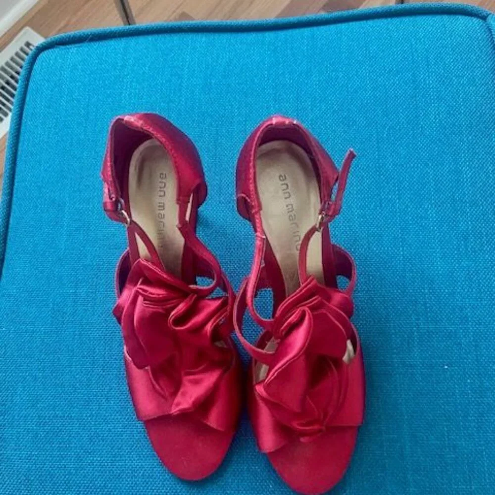 Shoes - Picture 2 of 3